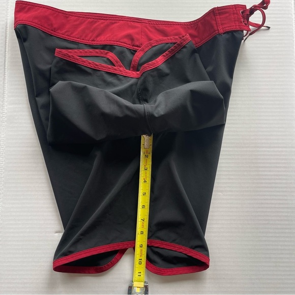 RVCA Men's Classic Length 20" Eastern Board Shorts Swim Trunks Black N Red SZ 38 - Picture 8 of 10